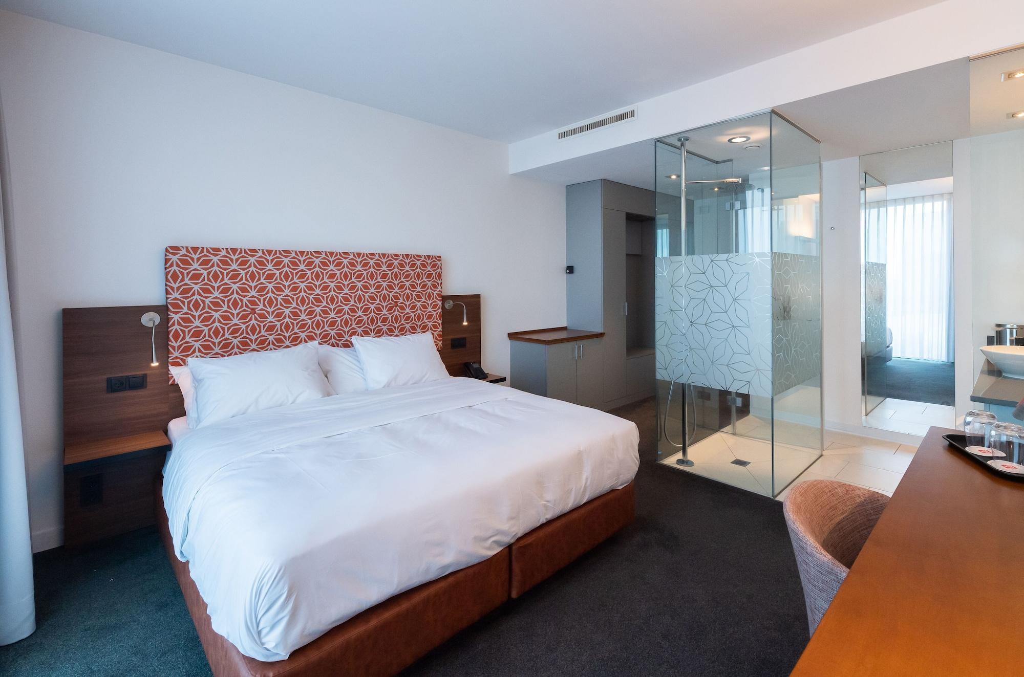 Готель Doubletree By Hilton Frankfurt Niederrad Франкфурт-на-Майні Екстер'єр фото