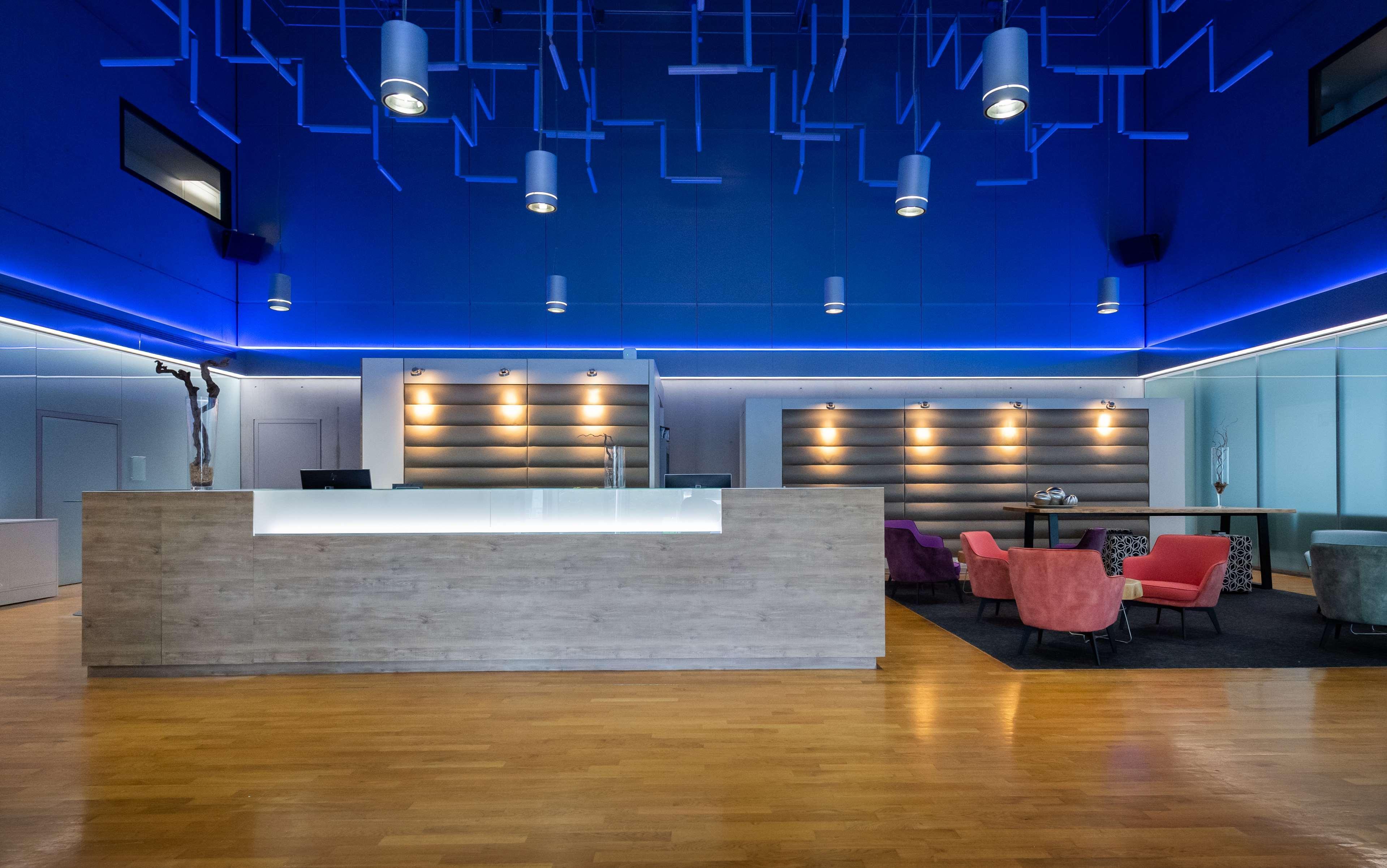 Готель Doubletree By Hilton Frankfurt Niederrad Франкфурт-на-Майні Екстер'єр фото