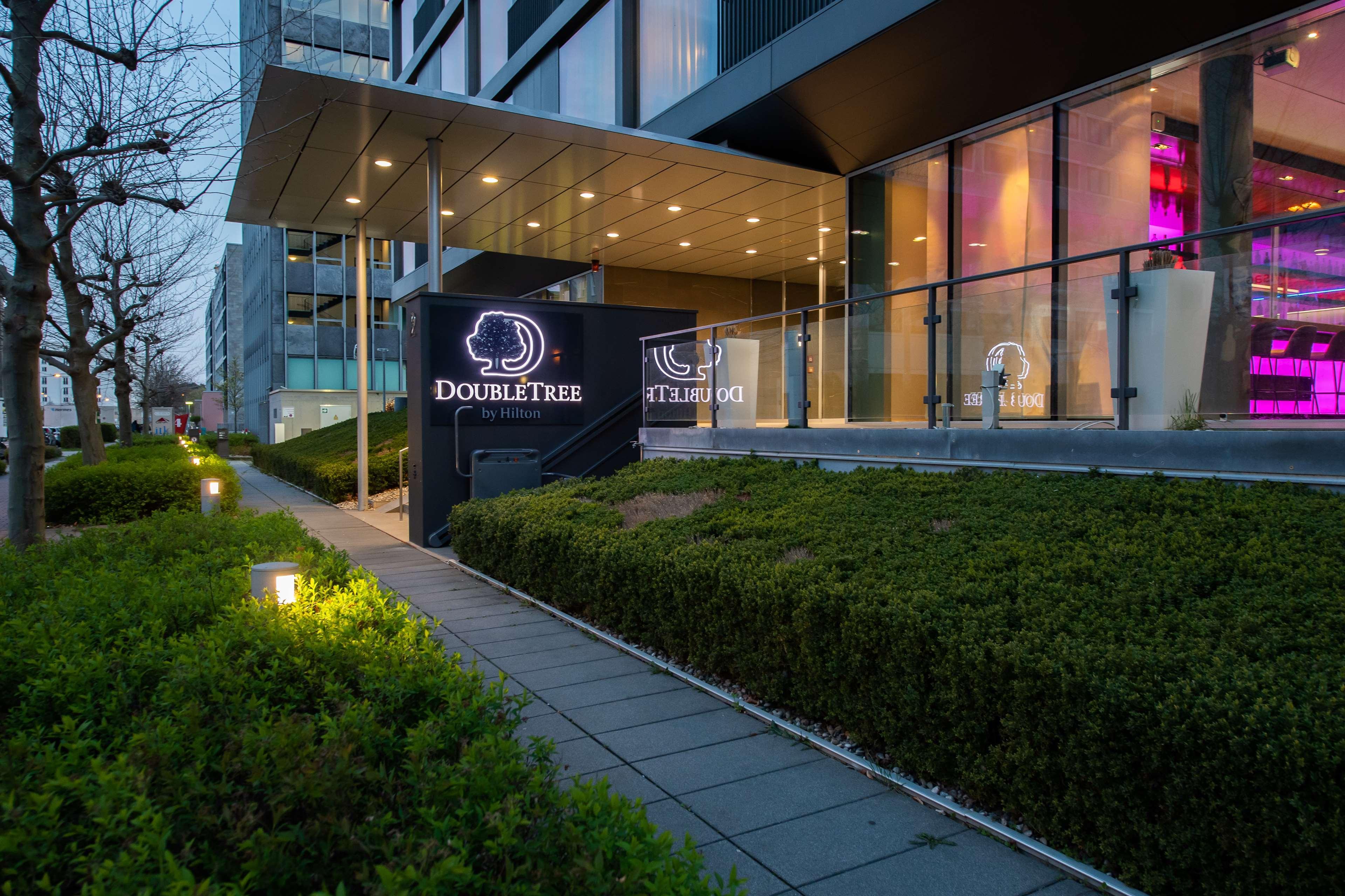 Готель Doubletree By Hilton Frankfurt Niederrad Франкфурт-на-Майні Екстер'єр фото