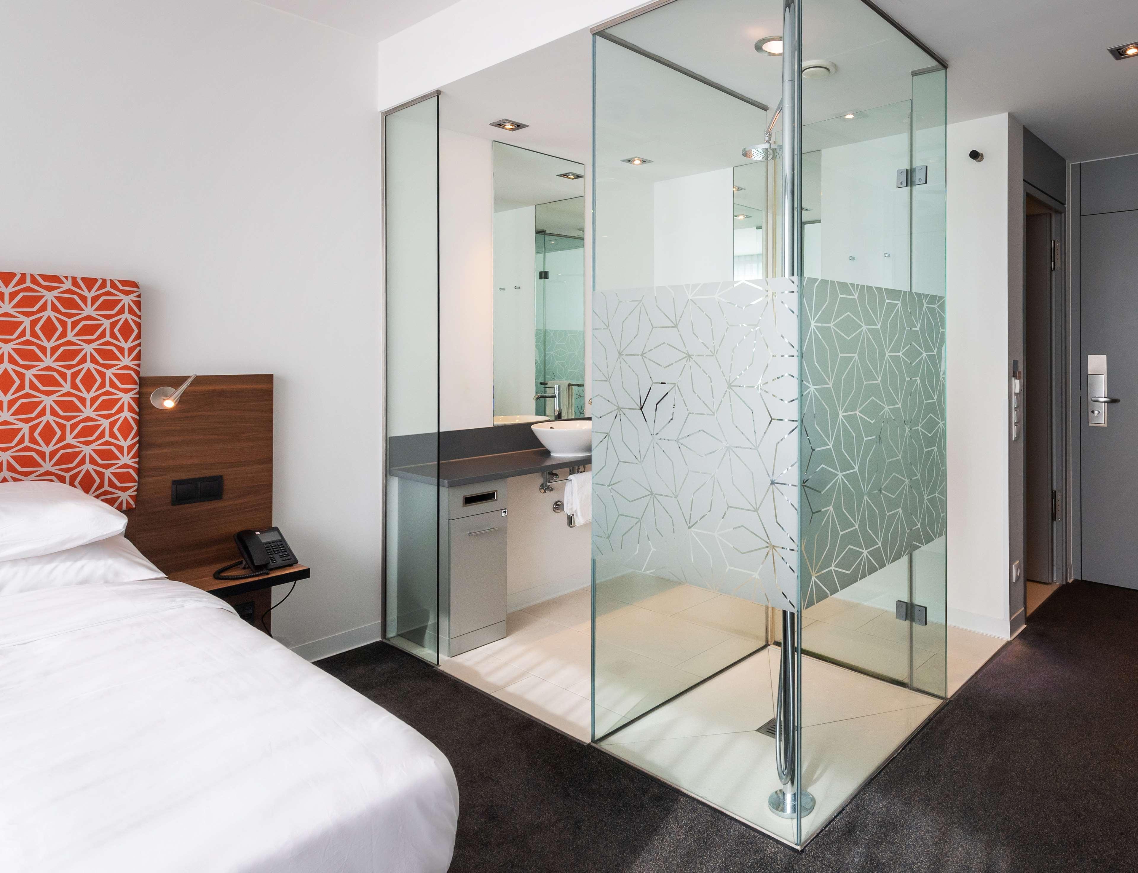 Готель Doubletree By Hilton Frankfurt Niederrad Франкфурт-на-Майні Екстер'єр фото