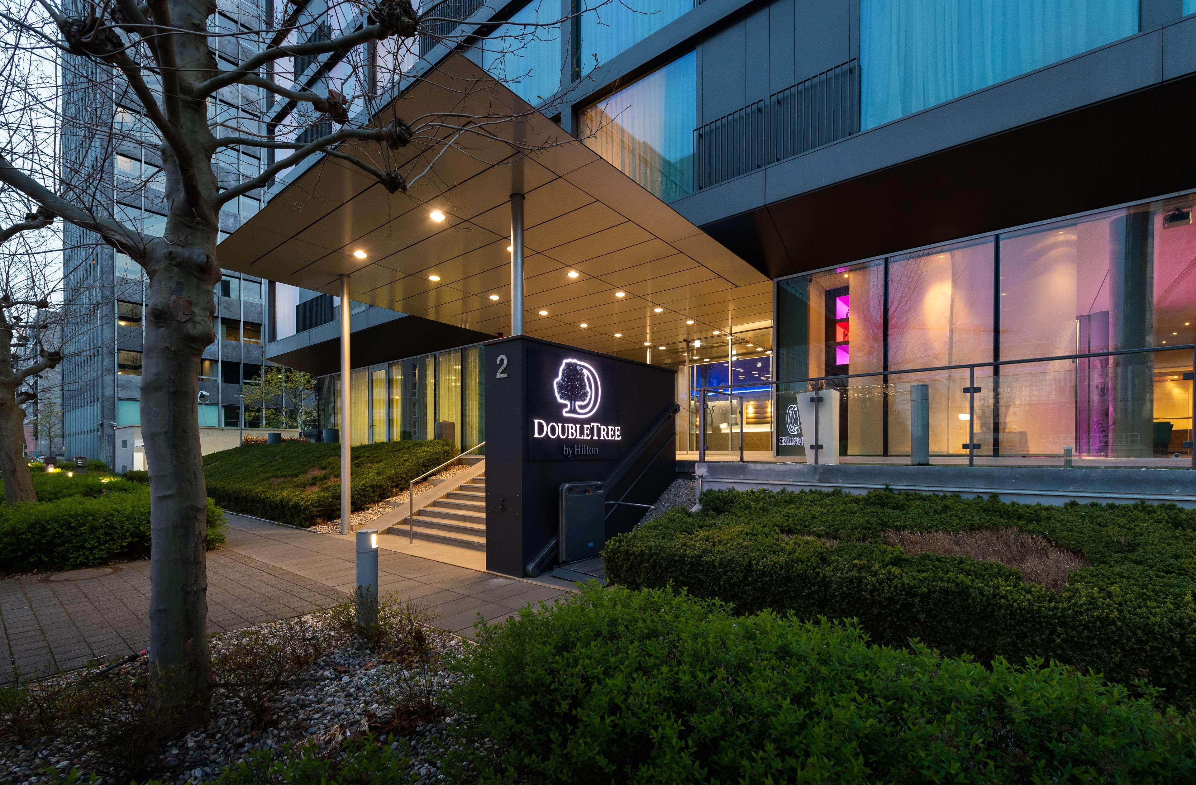 Готель Doubletree By Hilton Frankfurt Niederrad Франкфурт-на-Майні Екстер'єр фото