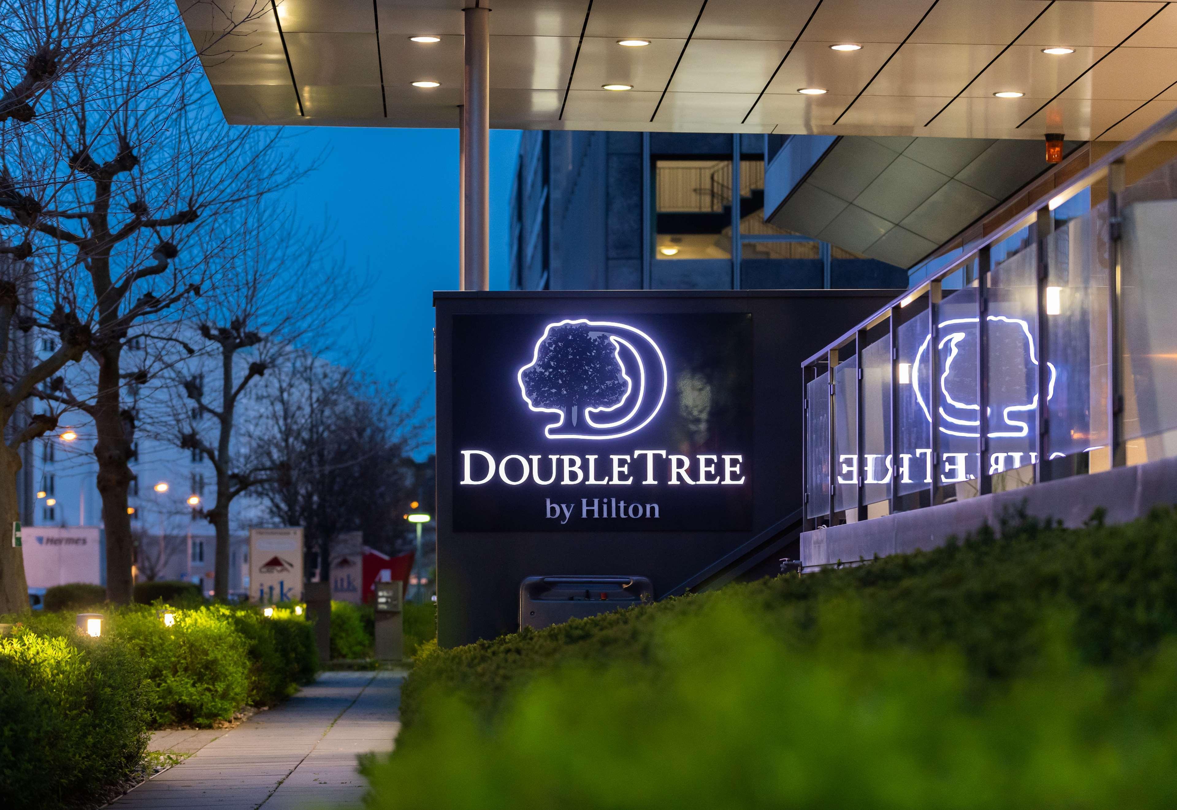 Готель Doubletree By Hilton Frankfurt Niederrad Франкфурт-на-Майні Екстер'єр фото