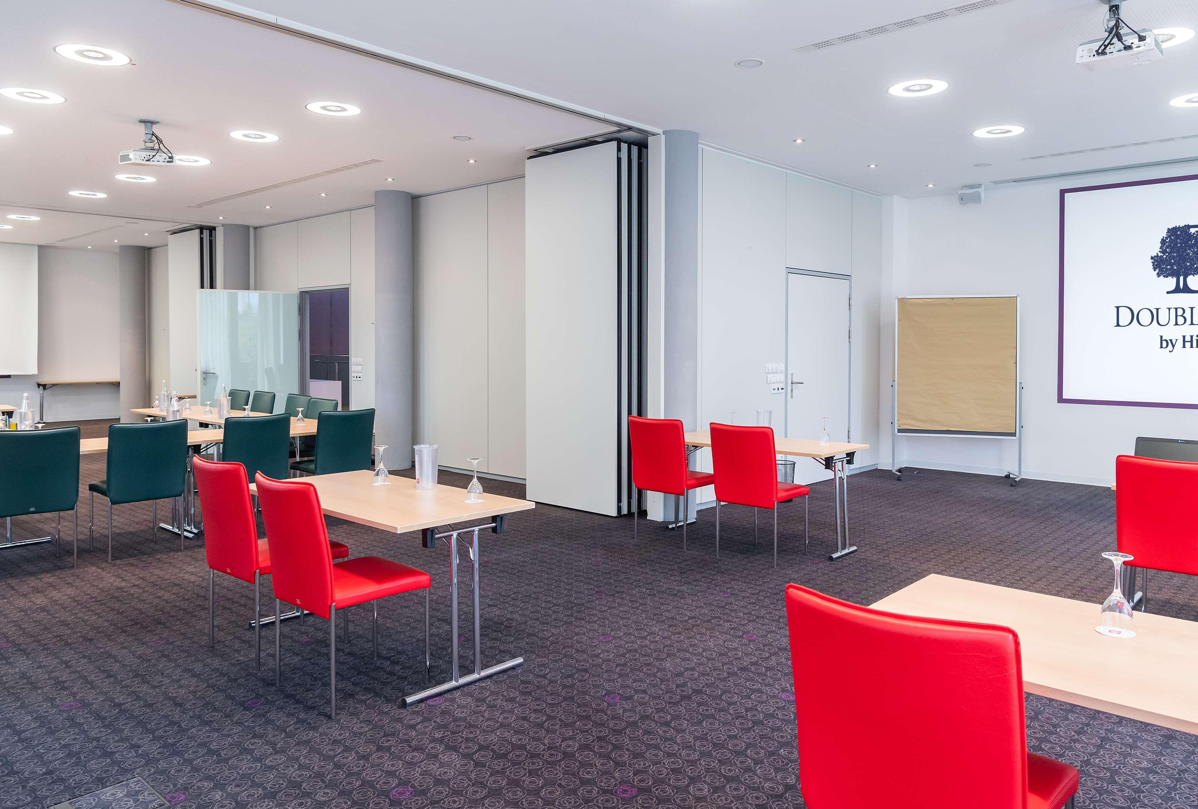 Готель Doubletree By Hilton Frankfurt Niederrad Франкфурт-на-Майні Екстер'єр фото