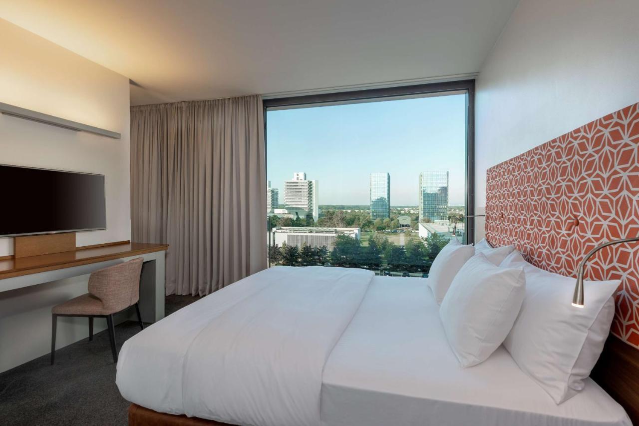Готель Doubletree By Hilton Frankfurt Niederrad Франкфурт-на-Майні Екстер'єр фото