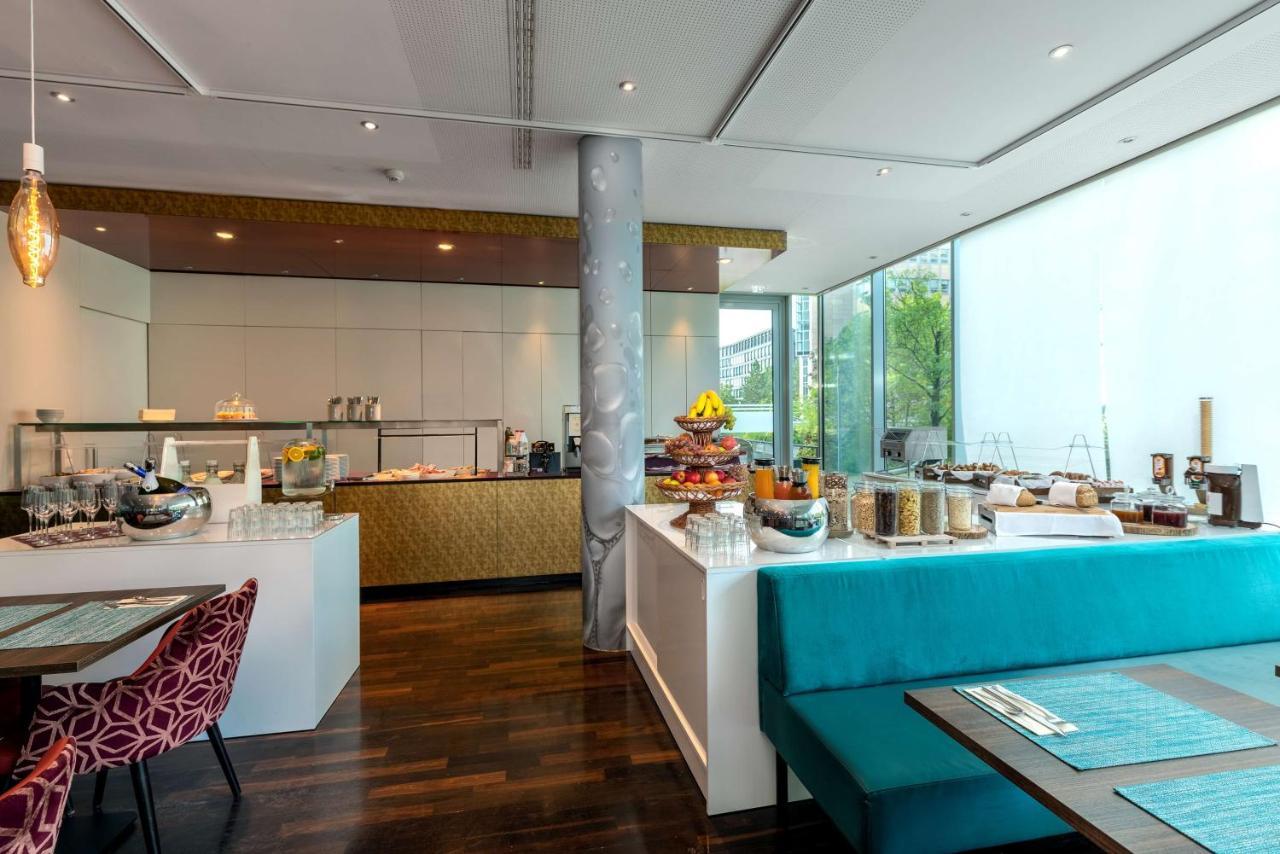 Готель Doubletree By Hilton Frankfurt Niederrad Франкфурт-на-Майні Екстер'єр фото