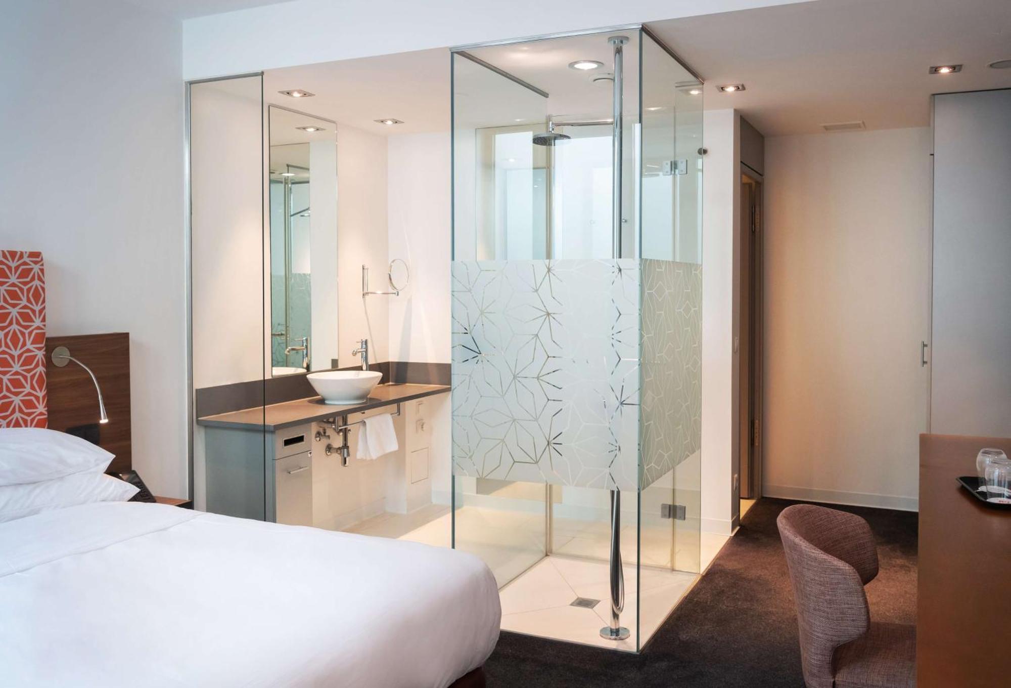 Готель Doubletree By Hilton Frankfurt Niederrad Франкфурт-на-Майні Екстер'єр фото