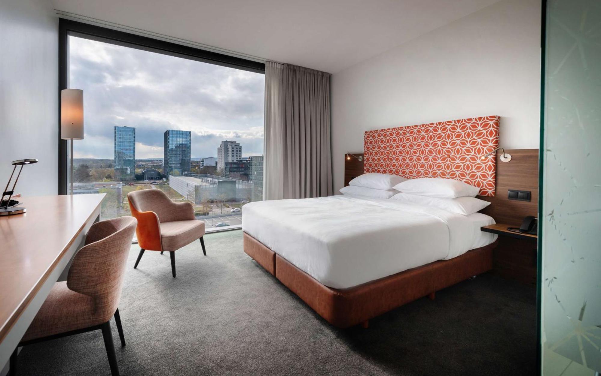 Готель Doubletree By Hilton Frankfurt Niederrad Франкфурт-на-Майні Екстер'єр фото